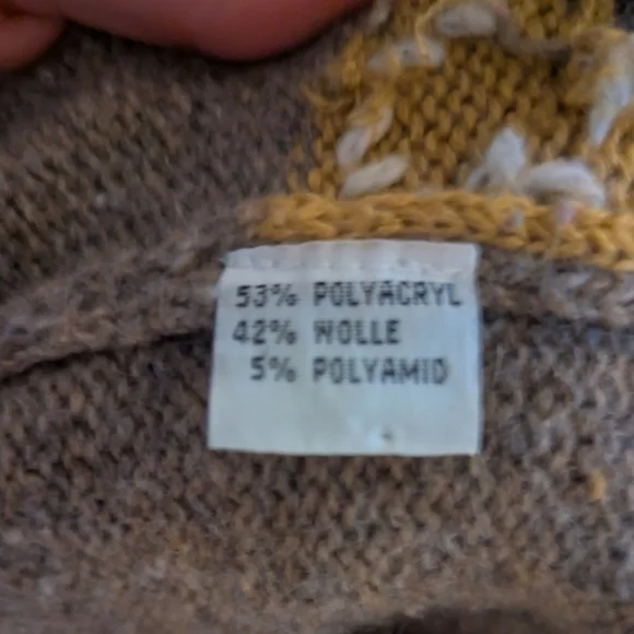 Vintage embroidered folk scene wool vest - Picture 6 of 10